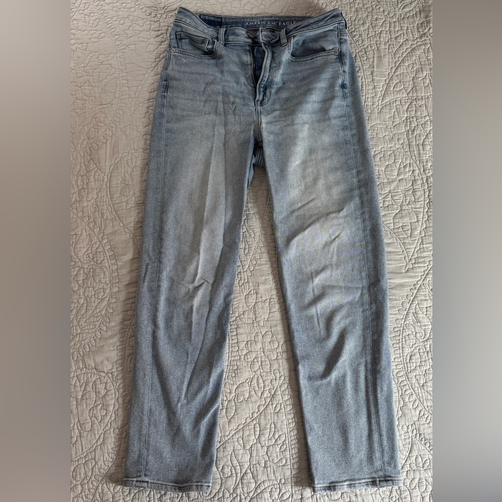American Eagle Strigid Mom Straight Jean size 6 regular